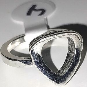 Vintage silver tone ring size 4